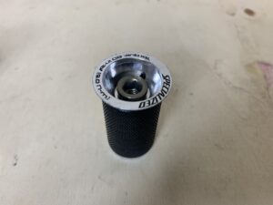 Expander do karbonowych rur sterowych – Specialized 1 1/8"