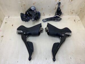 Grupa Shimano 105 5800 Klamkomanetki Przerzutka przednia tylna