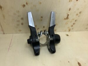 Shimano SL-SY20A – dźwignia przerzutki na dolną rurę 2x6s