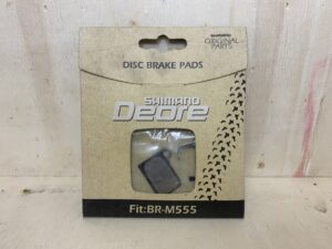 Okładziny hamulcowe SHIMANO Deore BRM-555 RESIN Y8B598040
