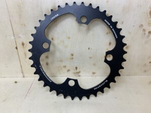 Zębatka Blackspire Downhill 38T 104 BCD